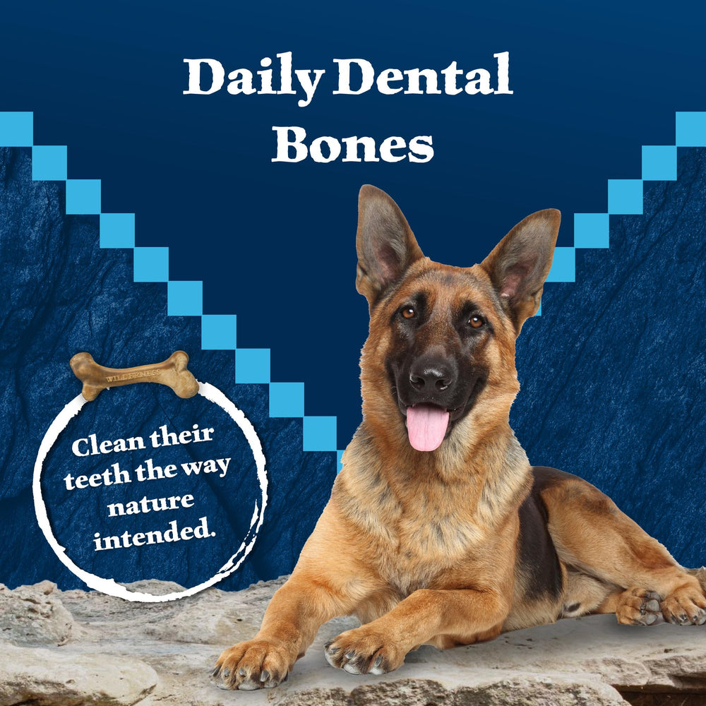 Blue Buffalo Wilderness Wild Bones Grandes, perro masticando para dientes más saludables.