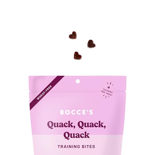 Primer plano de Bocce's Quack Quack Quack, bocaditos suaves de pato y arándano