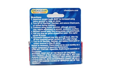 Boyd Chemi-Clean mezcla en agua para tratar manchas en acuario.