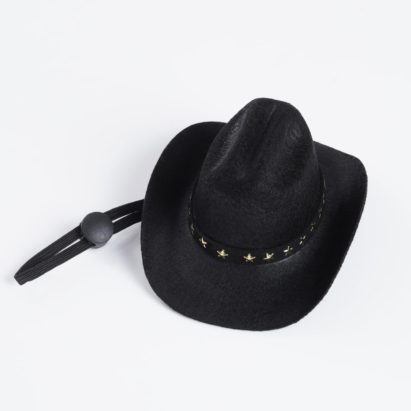 Pin estrella dorada en sombrero choyaxo añade estilo para fiestas