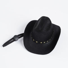 Pin estrella dorada en sombrero choyaxo añade estilo para fiestas