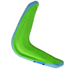 Chuckit! boomerang anfibio en primer plano, ideal para buscar en piscina o playa.