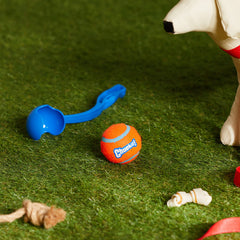 Chuckit! Sport 12M, lanzador compatible con bolas de 2,5 pulgadas para perros medianos.