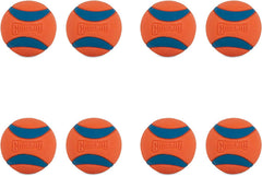 Chuckit! Pelota Ultra medio para rebote alto durante el juego de buscar.
