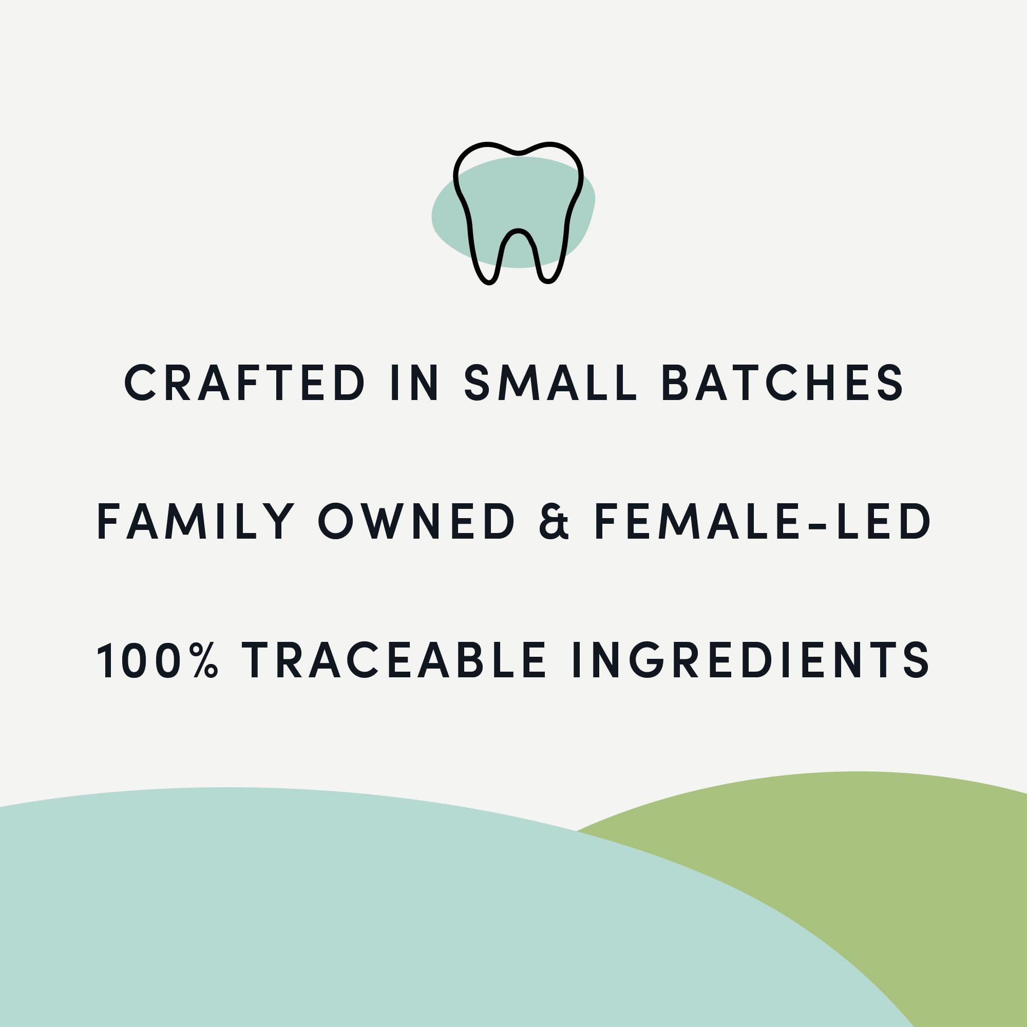 Crumps’ Naturals textura crujiente en golosinas dentales para perros.