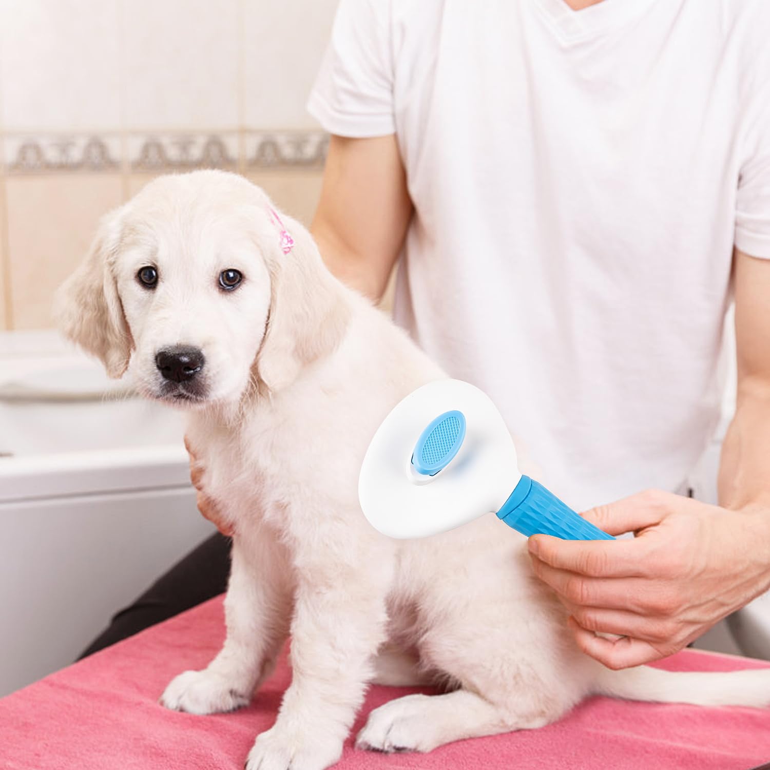 Depets herramienta de masaje para mascotas durante el grooming.