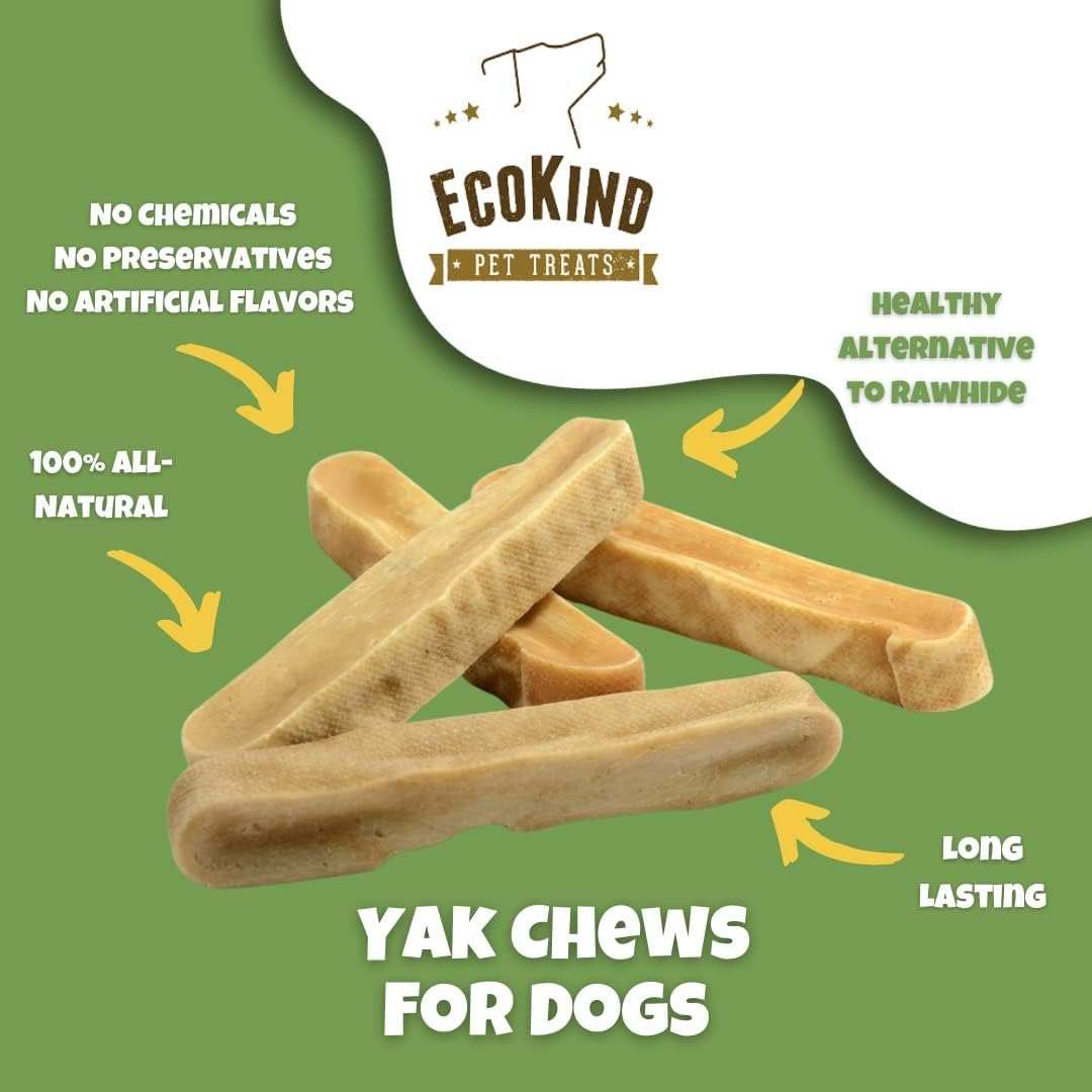 EcoKind Premium Gold Yak Cheese Himalayan perro mordiéndolo en primer plano.