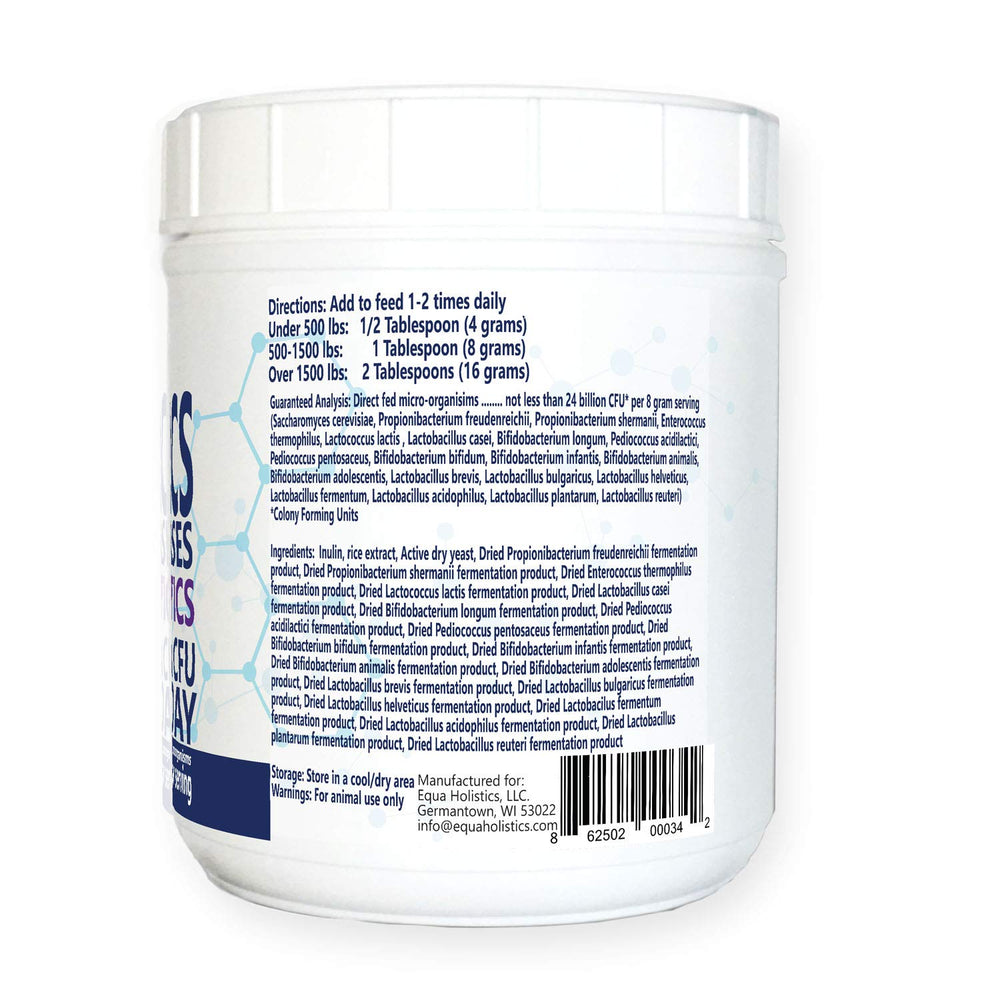 Polvo fino de HealthyGut sobre la comida del caballo.
