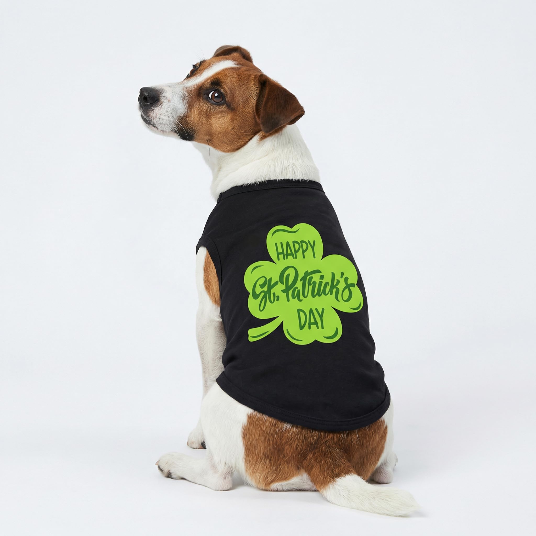 Camiseta con tréboles de Fitwarm para celebrar con estilo al aire libre.