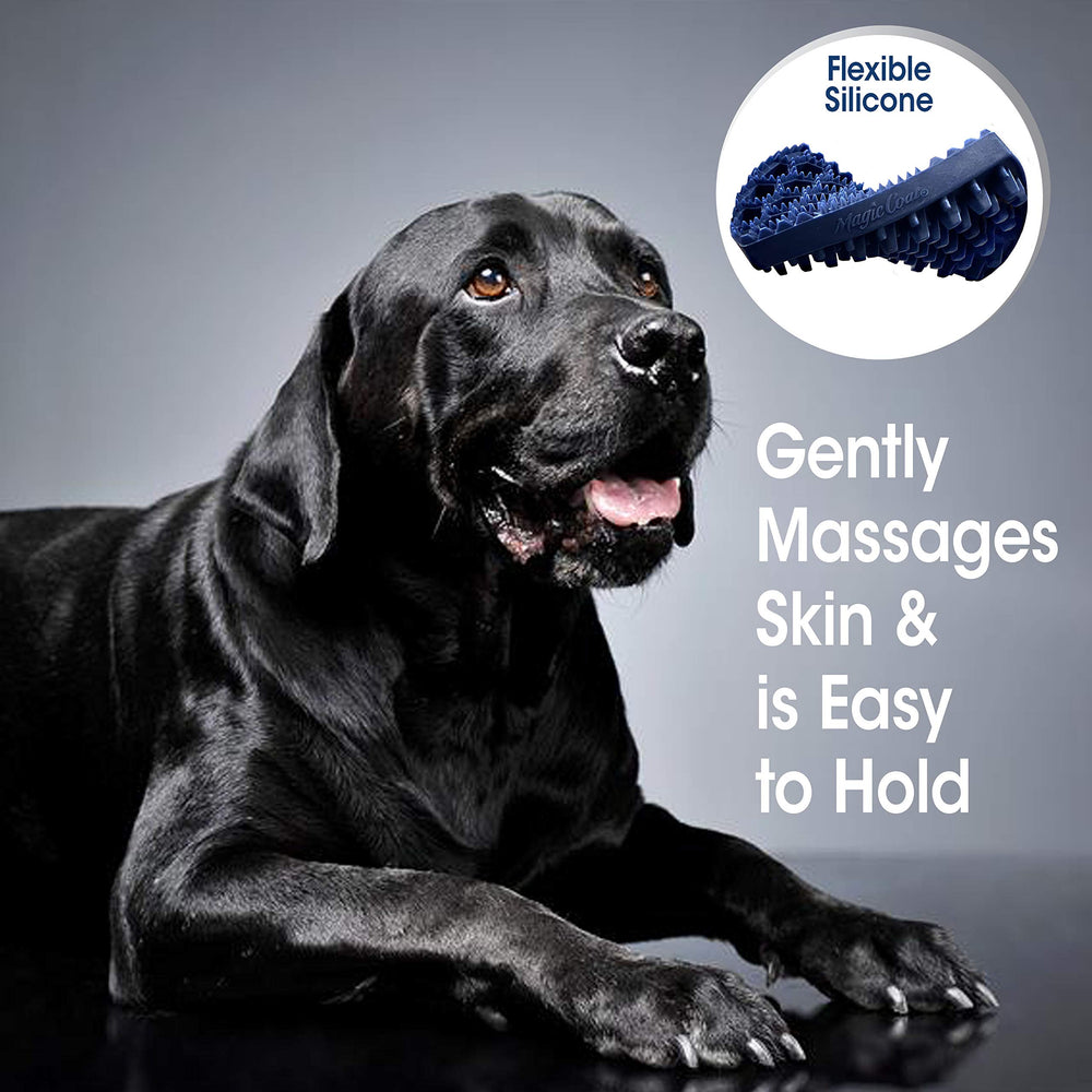 Four Paws cepillo masaje flexible para una sesión de cuidado cómoda