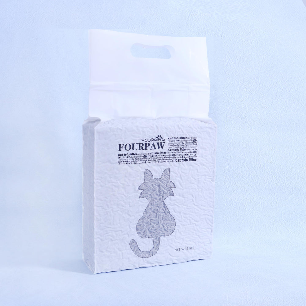 FOURPAW Tofu Cat Litter muestra grumos rápidos en pellets de 2 mm.