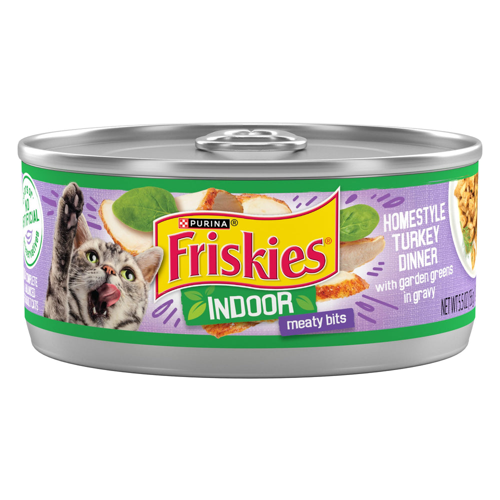 Friskies Indoor cena-pavo-trozos en salsa, ideal para gatos que disfrutan trozos sabrosos.
