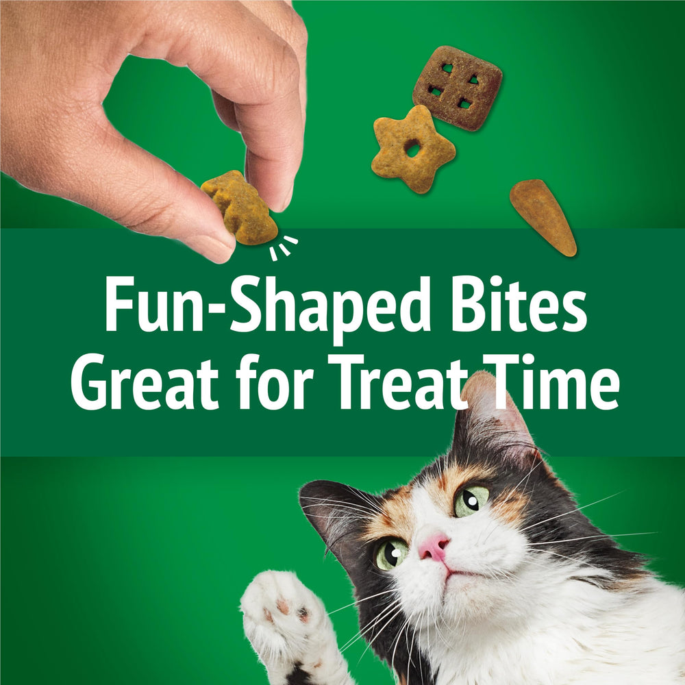 Friskies Party Mix Picnic Crunch ofrece nutrición completa para gatos adultos.