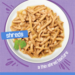 Friskies Shreds pavo queso en salsa: textura tierna y deshilachada para masticar.