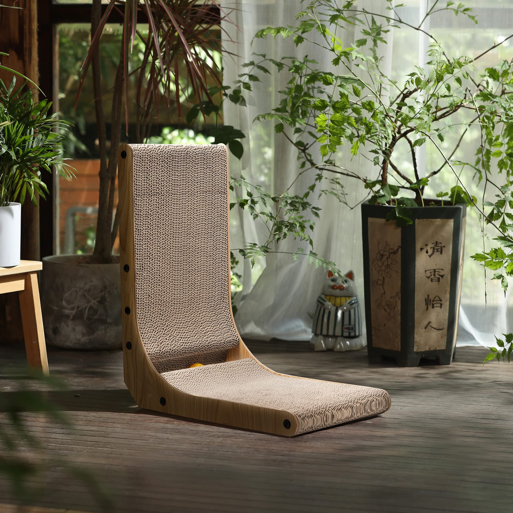 Uso interior con diseño ecológico que cuida muebles.