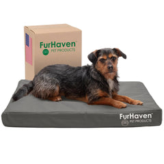 Cama Furhaven para perros con gel enfriante y logo impreso, descanso fresco.