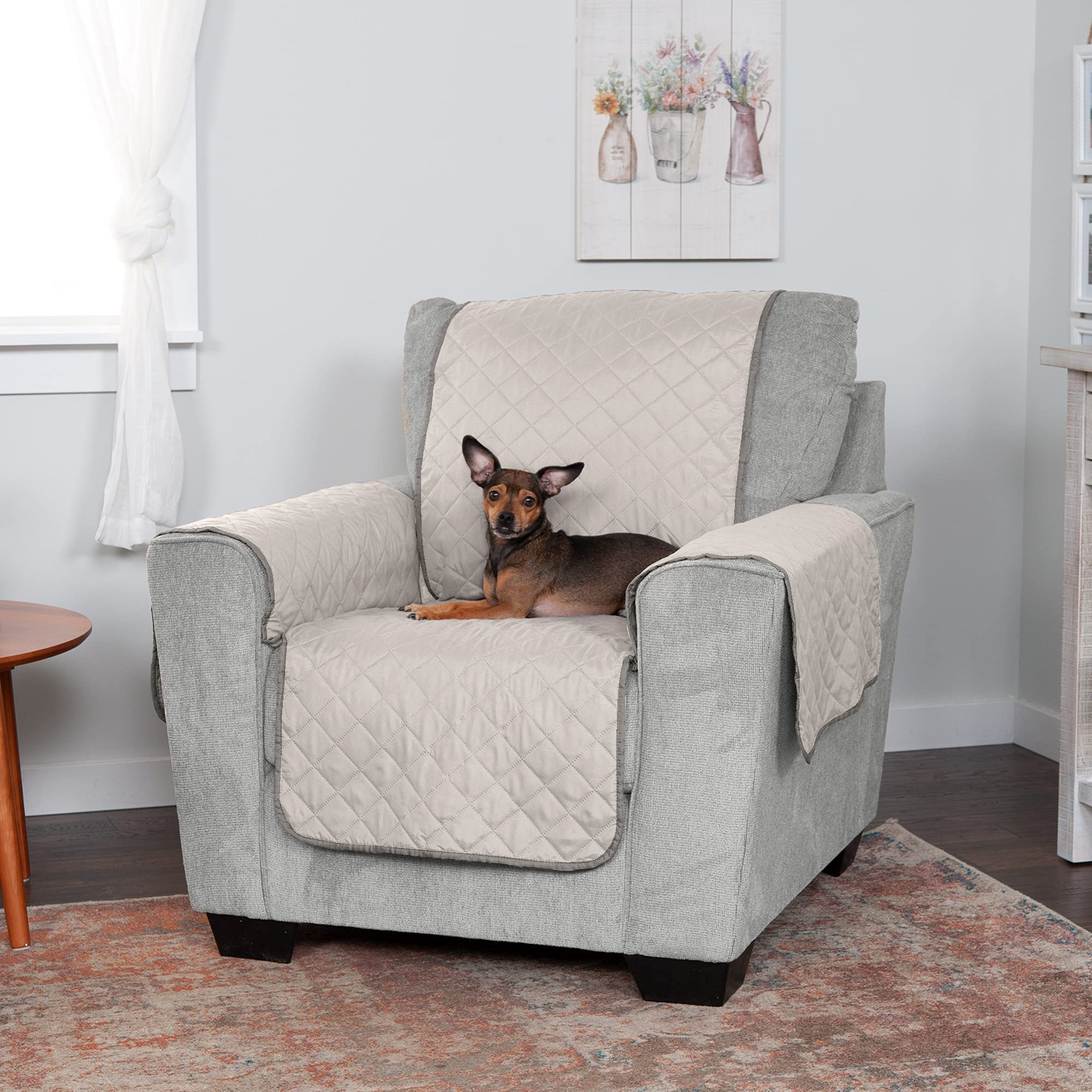 Dos tonos reversibles ofrecen dos estilos para combinar con la decoración.