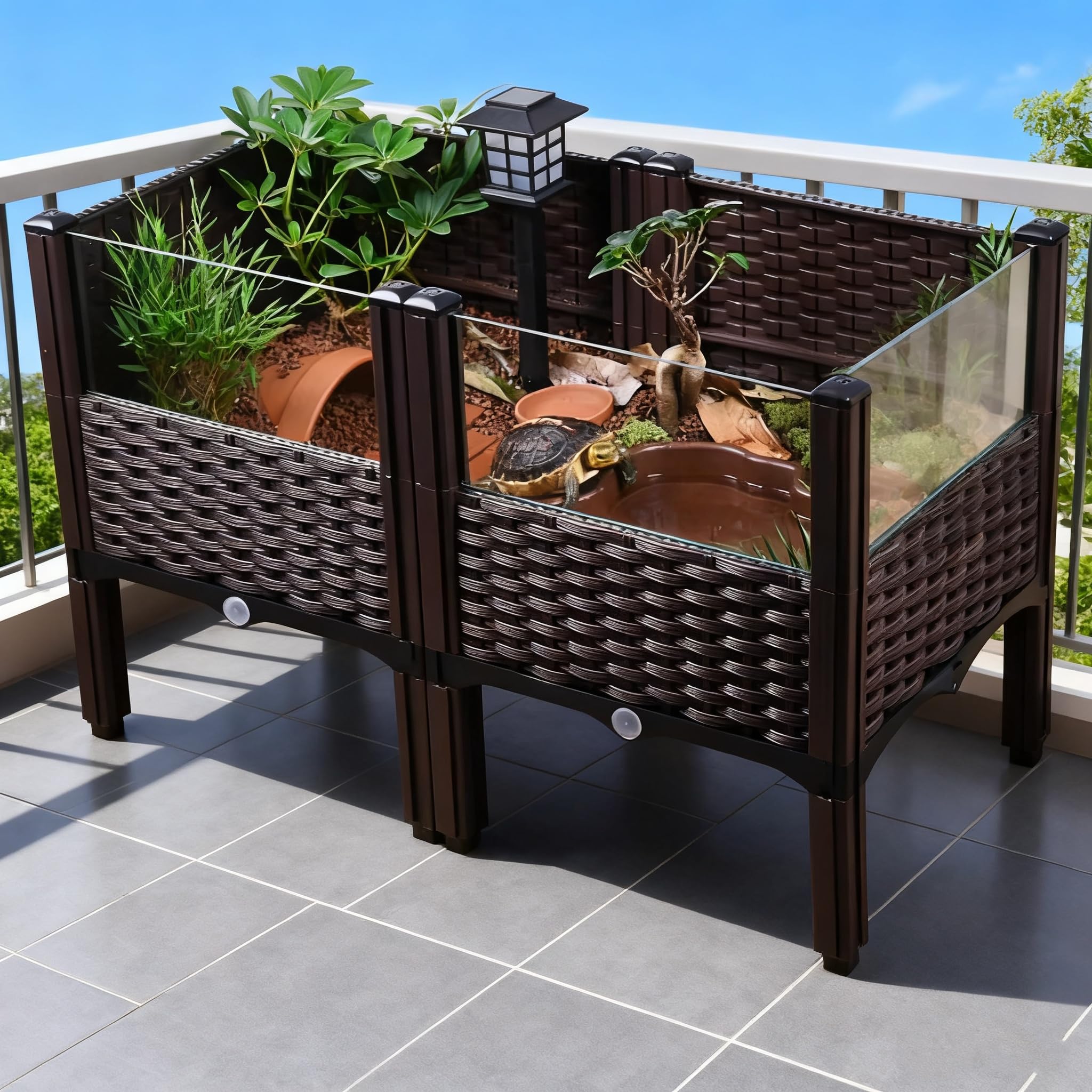 Caja de hábitat elevada para tortugas, tamaño compacto para escritorio y rincones.
