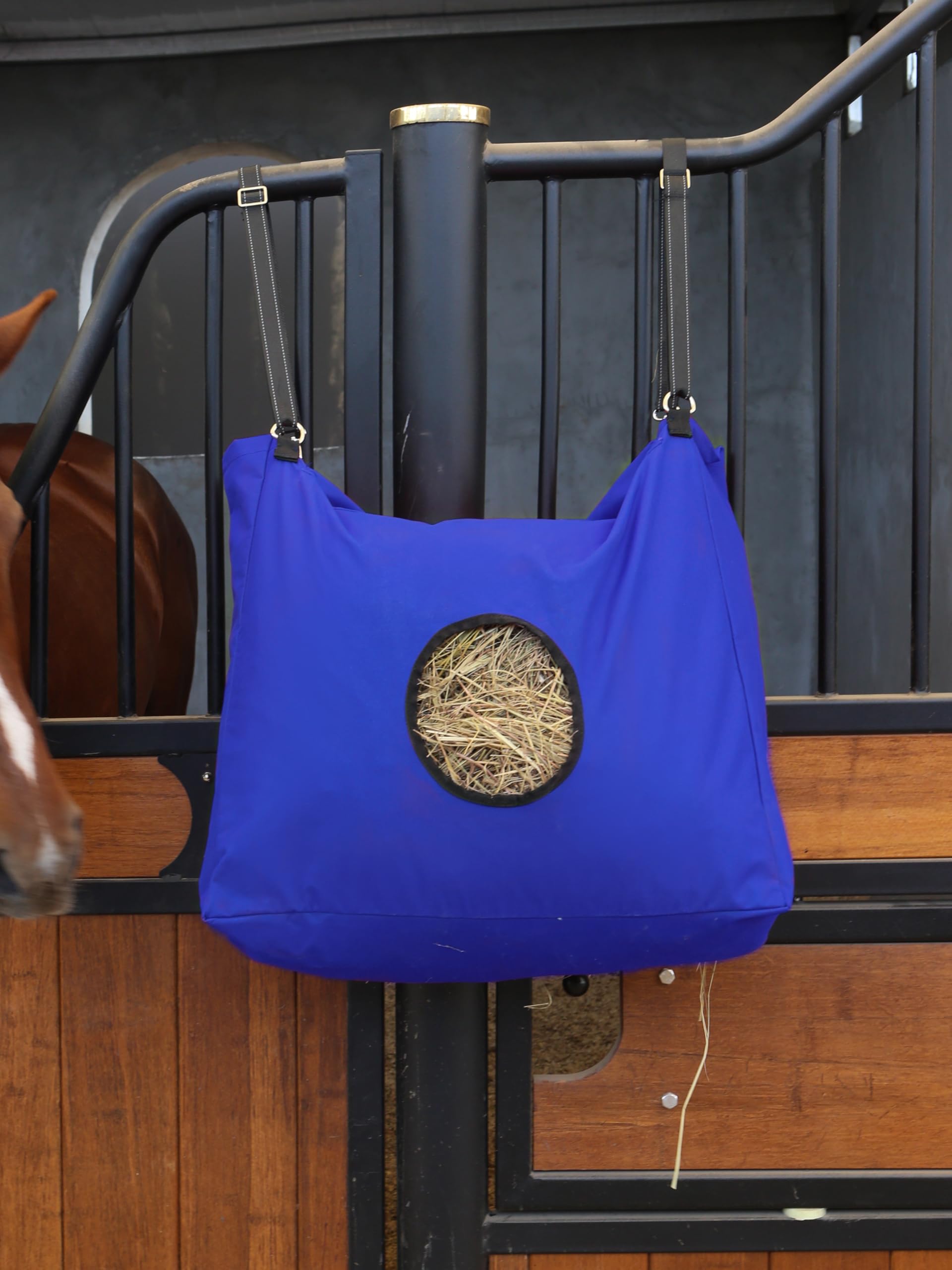 Bolsa Harrison Howard con tirantes ajustables para colgar de forma segura.