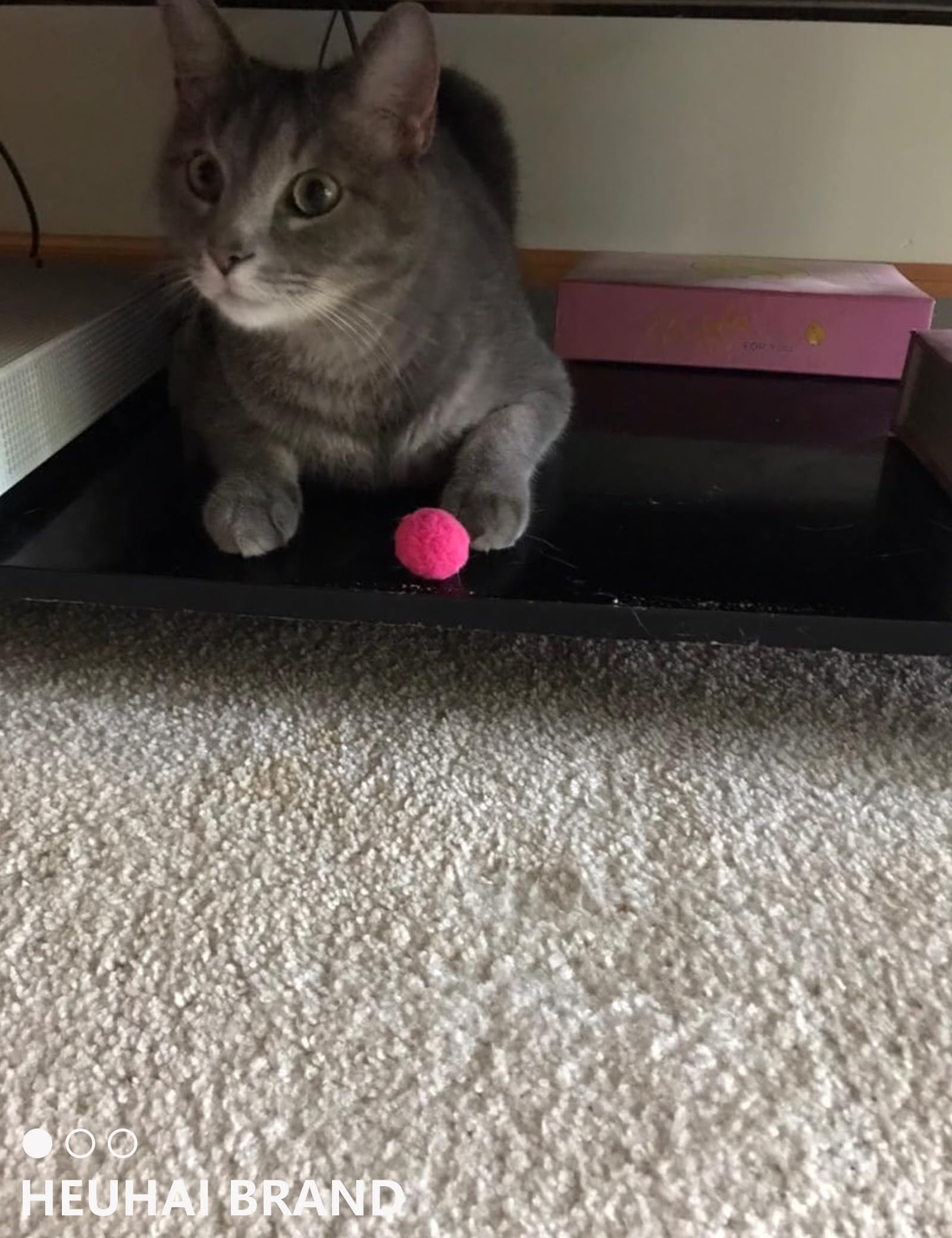 HEUHAI bolas para gatos amarillas: colores brillantes para estimulación visual.