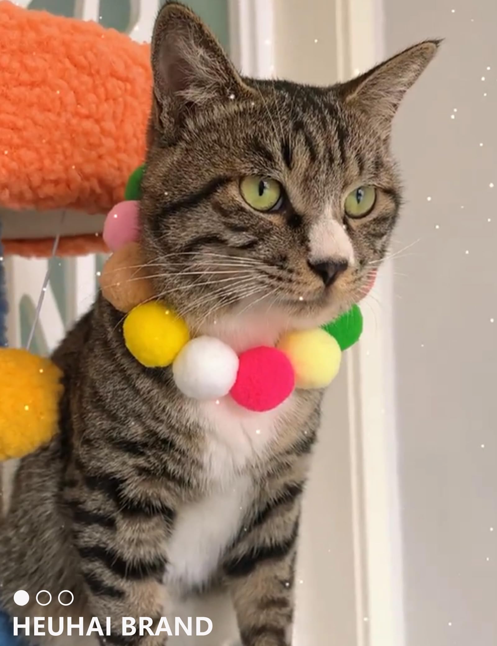 HEUHAI bolas para gatos cafés: peluche suave que protege muebles.
