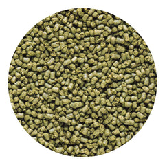 Detalle del pellet Hikari 042221, textura y tamaño para consumo.