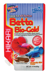 Pellets de Hikari Betta Bio-Gold para alimentación diaria de bettas.