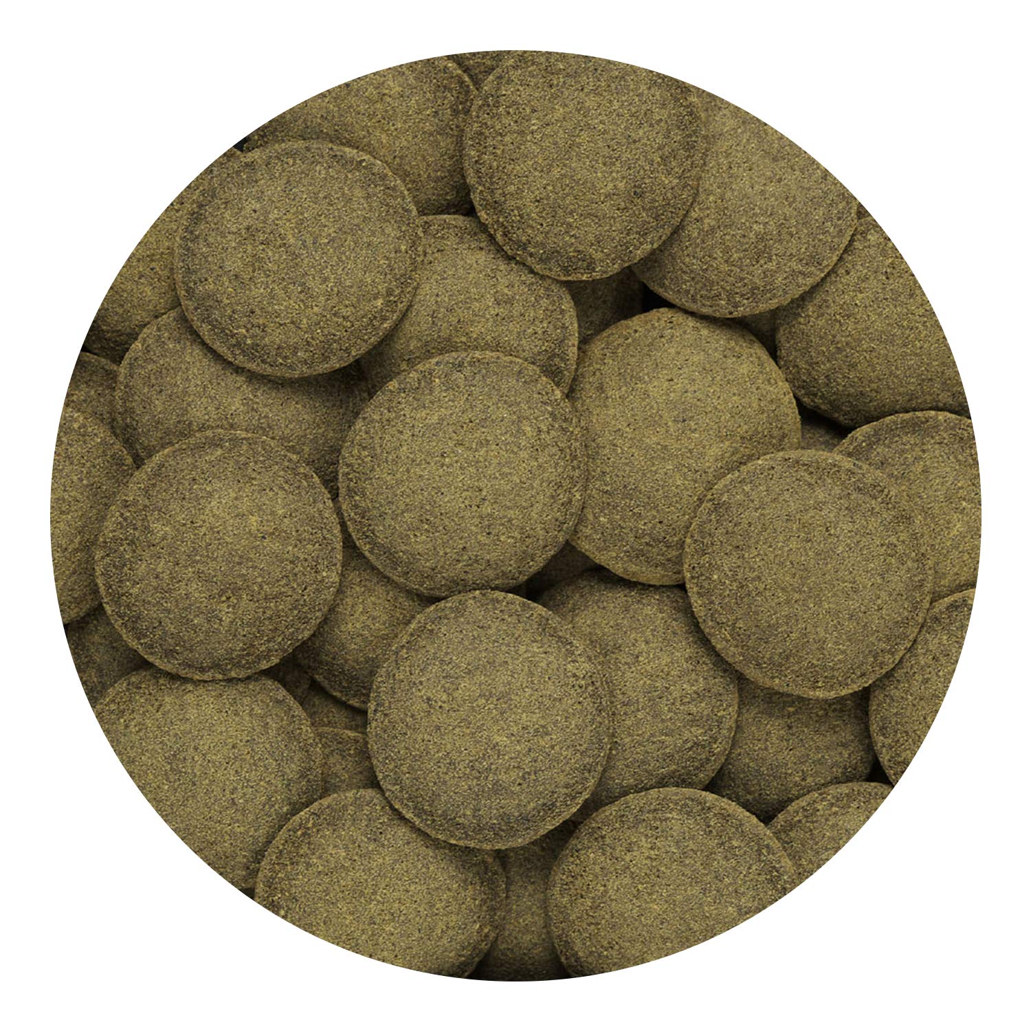 Pastillas de algas Hikari en empaque compacto para alimentación de acuario.