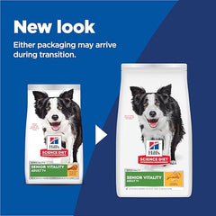 Hill's Science Diet Adult 7+ Senior Vitality, perro comiendo el alimento seco.
