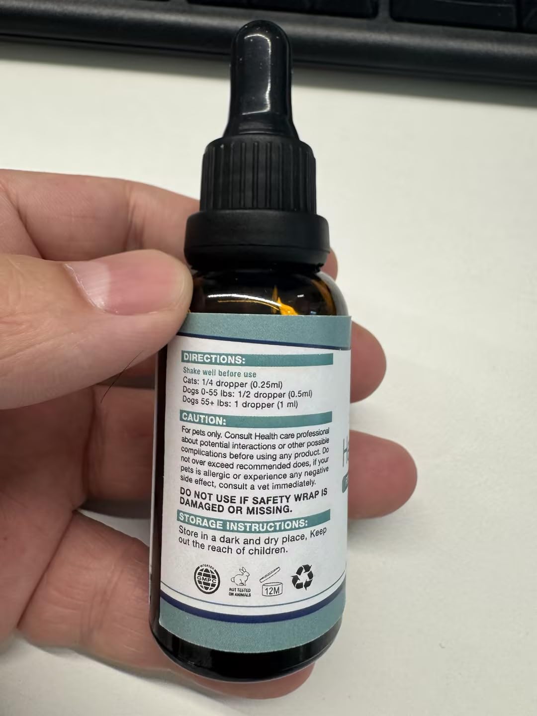  HMone gotas relajantes para perros y gatos en aplicación directa.