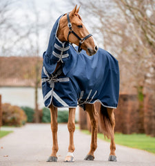Horseware Amigo 1200D capucha integrada para mayor protección y ajuste cómodo.