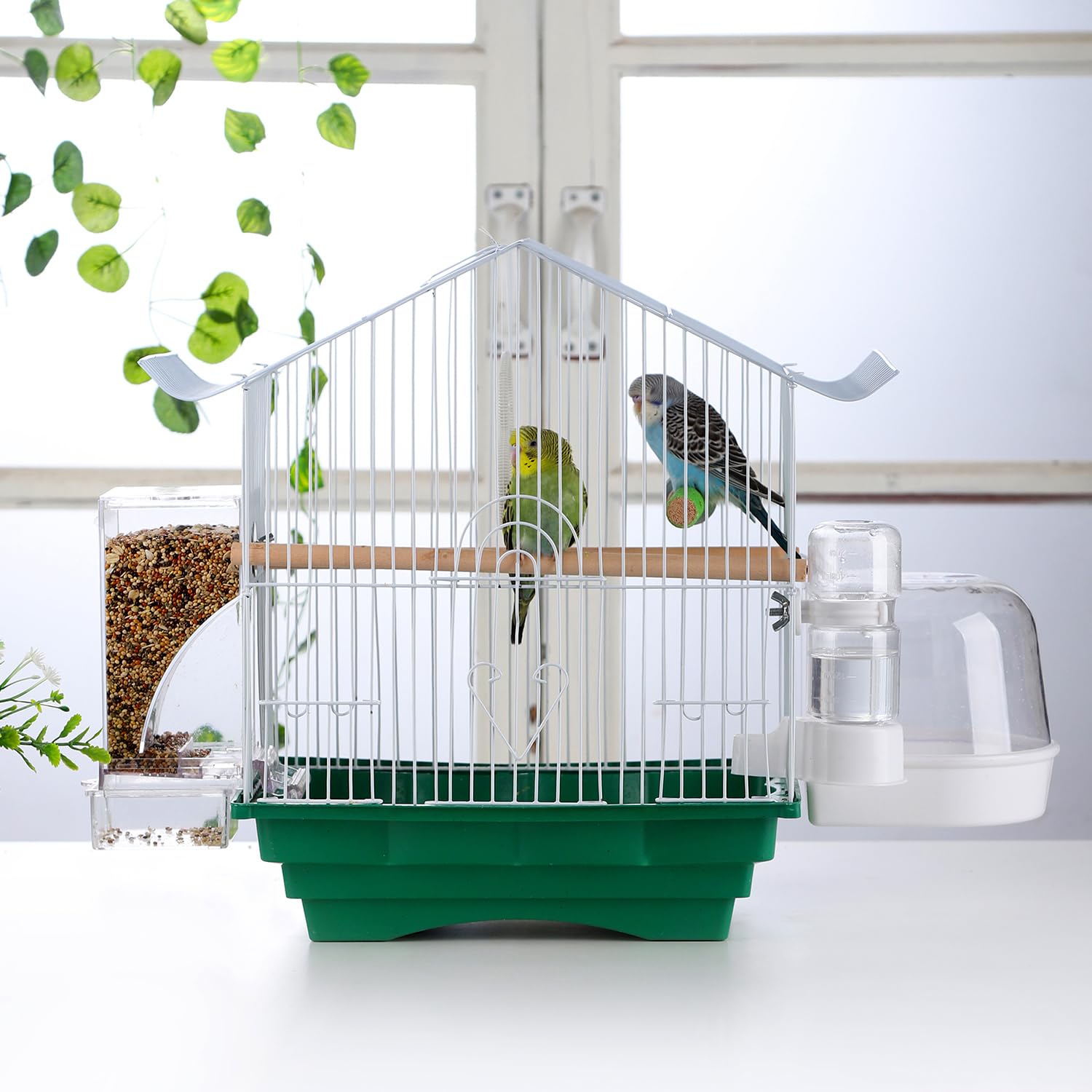 IBWell capacidad adecuada para pequenos pajaros, ofrece alimentacion estable.