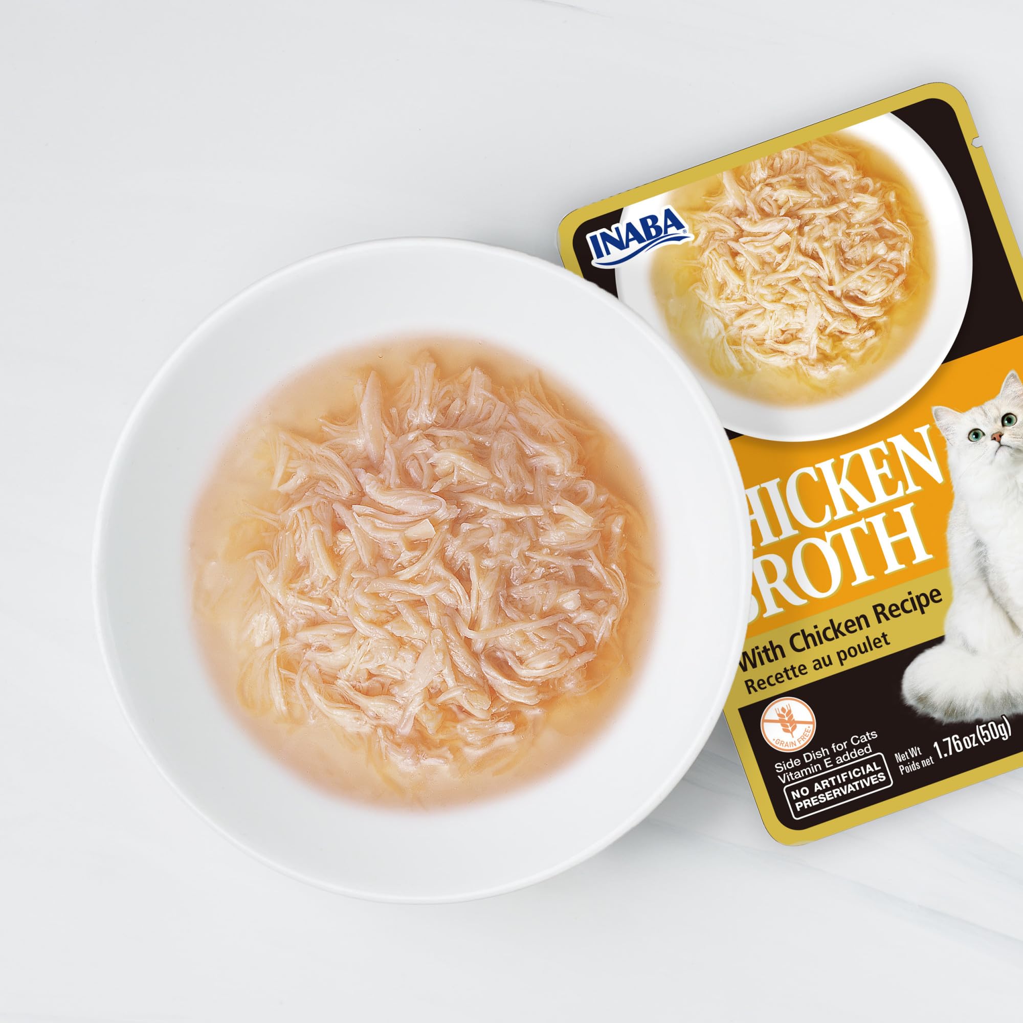 Bouillon INABA au saumon pour chat, saveur délicate et nutritive.