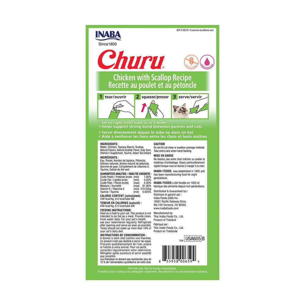 INABA Churu: gato comiendo de la mano con puré cremoso.