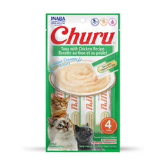 Bout de INABA Churu con el tubo frontal mostrando la mezcla de atún y pollo y su facilidad de uso