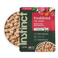 Instinct FreshDried en bolsa, práctico para almacenamiento y snack diario.
