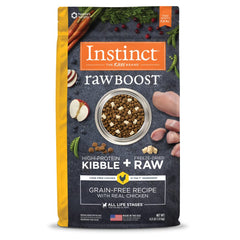 Instinct Raw Boost: trozos crujientes de pollo real para sabor y textura.