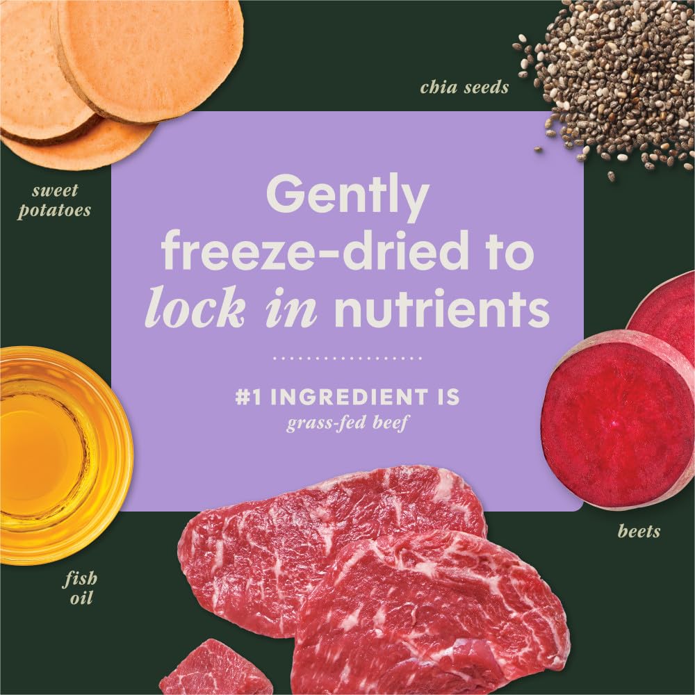 Piezas deshidratadas de carne de Instinct RawBoost aportan proteína y textura crujiente.