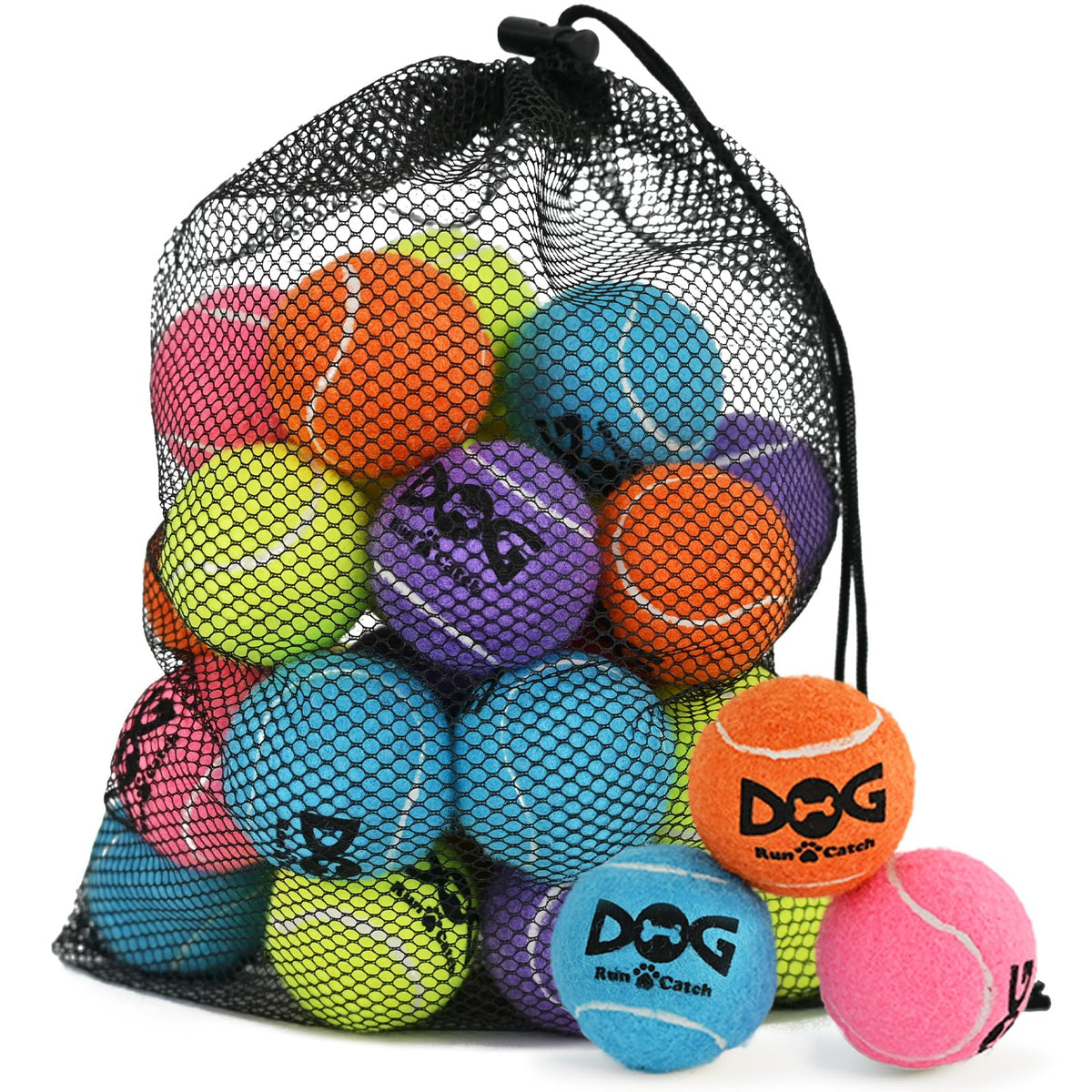 Pelota INSUM de dos pulgadas para perros, fácil de agarrar durante el juego.