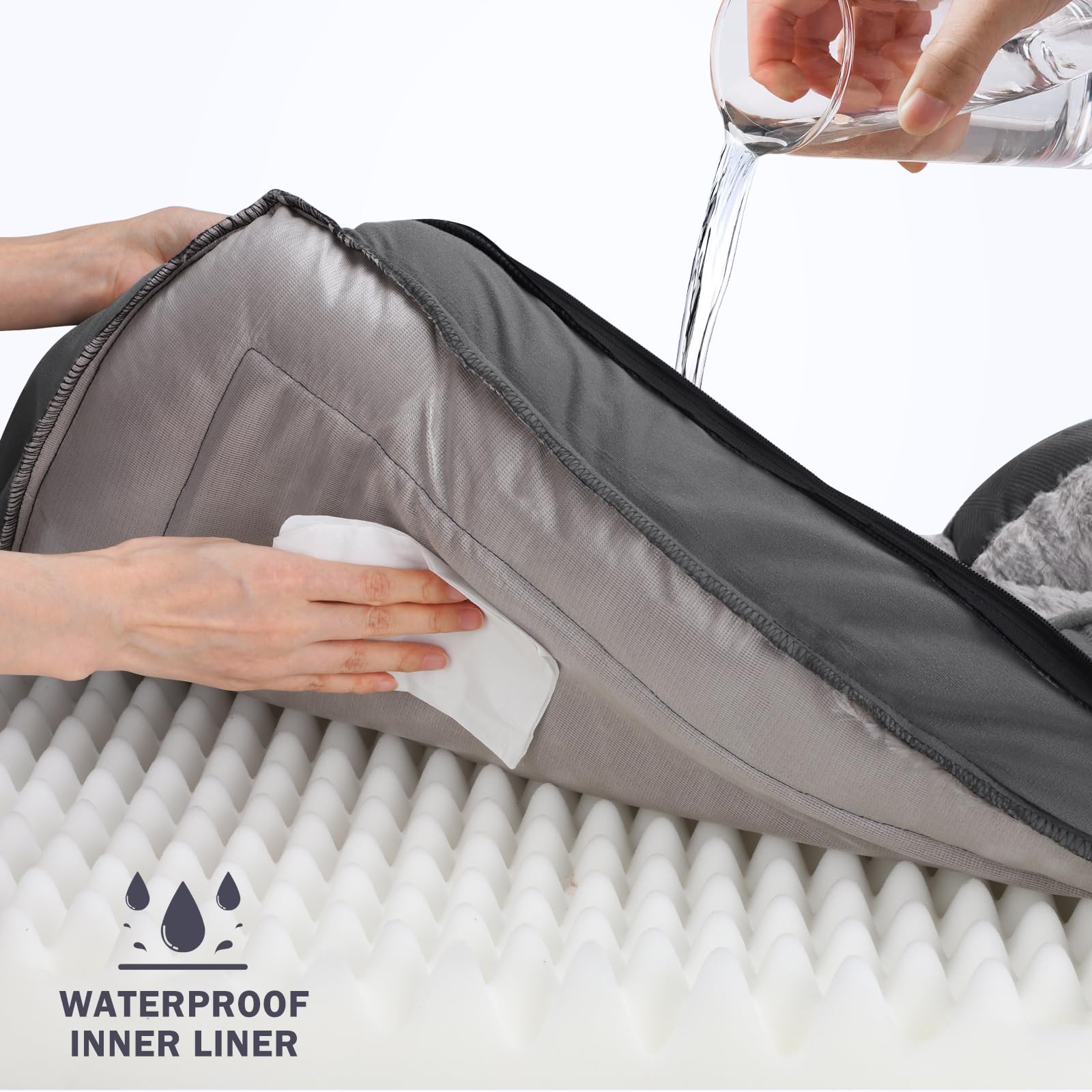 La cama INVENHO para perros XL con forro impermeable protege la espuma.