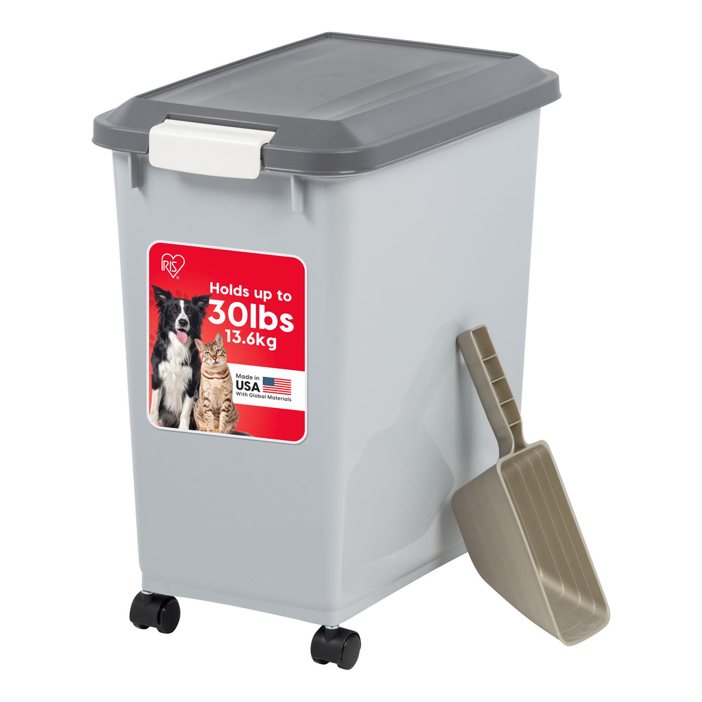 IRIS USA Contenedor-almacenamiento-comida-perros-ruedas facilita mover la comida.