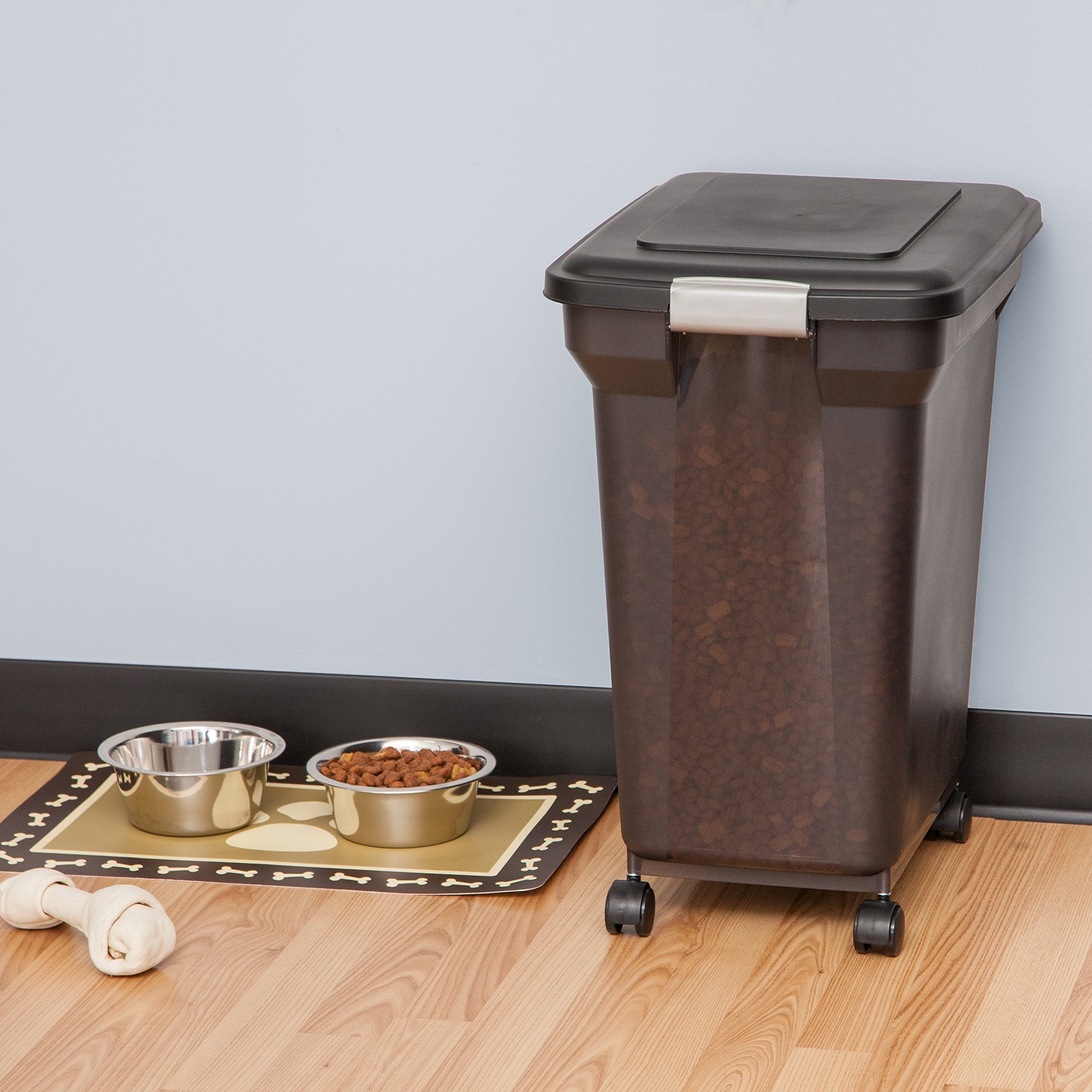 IRIS WeatherPro, capacidad de 55 cuartos para comida seca