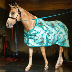 Jeffers Expression manta fleece para caballo, enfoque en secado rápido y comodidad tras el baño.