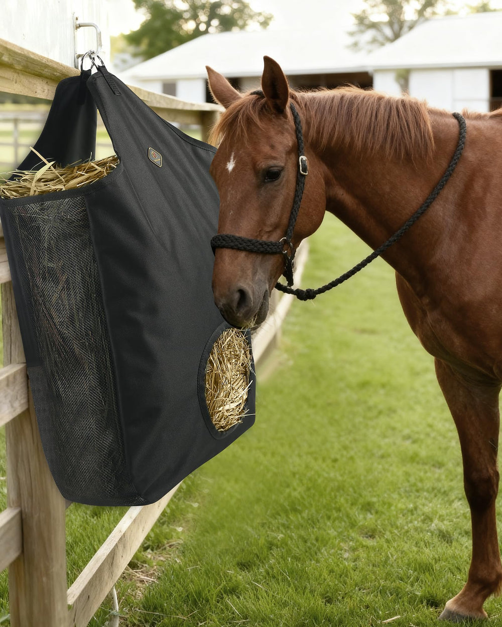 Kavallerie bolsa de heno para caballos con ventilación de malla.