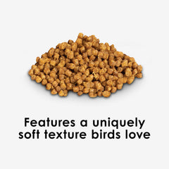Kaytee NutriSoft con frutas naturales, sabor agradable para aves curiosas.