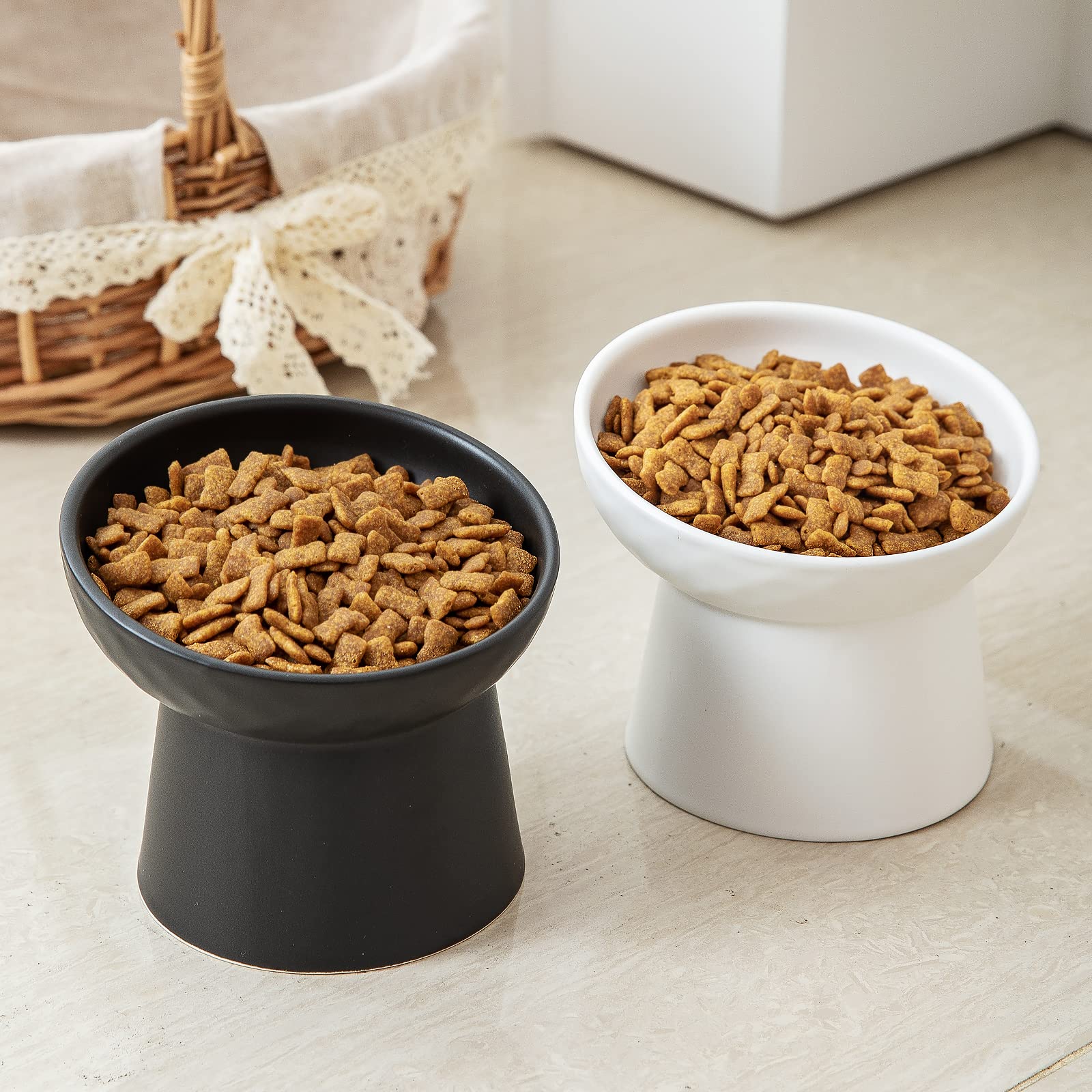 KITCHENLESTAR: tazones blancos y negros, ideales para uso diario.