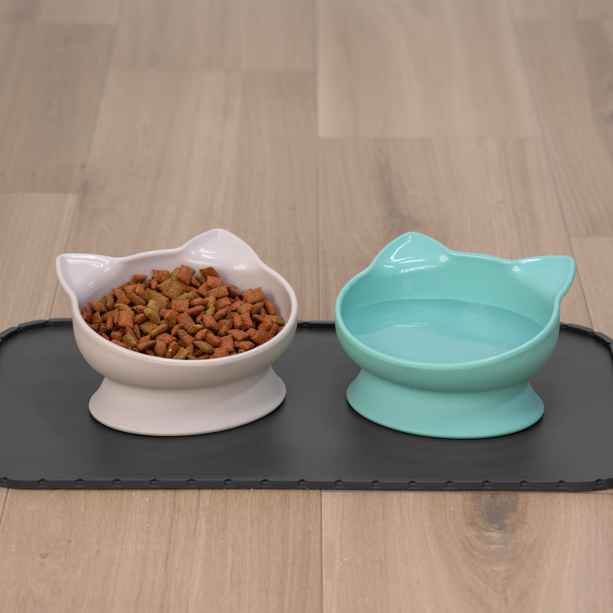 Kitty City base antideslizante mantiene las tazas estables durante la comida.