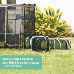 Kitty City Exterior Catio Mega Kit: zona de sombra para momentos de descanso.