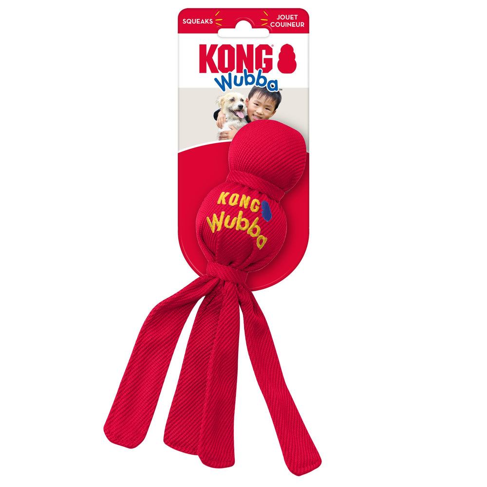 KONG Wubba con colas largas para tirar y agitar con facilidad.