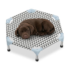 Kuntrust cama elevada para perros exterior en triángulo, favorece la circulación de aire y descanso cómodo.